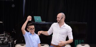 אמן חושים לבר מצווה