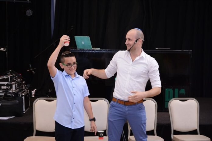 אמן חושים לבר מצווה